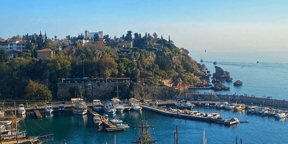 Alanya Tepe’den Akdeniz’in Büyüleyici Manzarası ⛰️